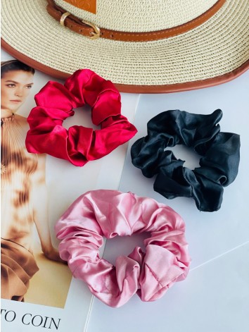 Scrunchie saténová gumička do vlasov - bordová