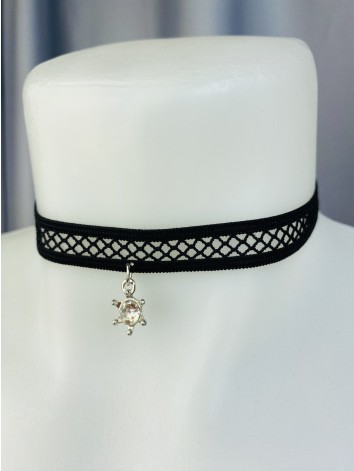 Dámsky čierny choker s príveskom 2