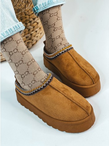 Dámske zateplené nízke čižmy na platforme - hnedé