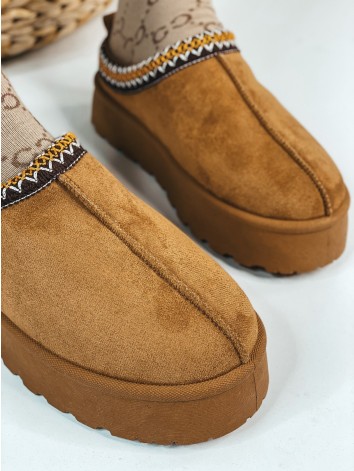 Dámske zateplené nízke čižmy na platforme - hnedé