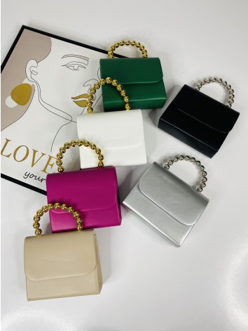 Dámska cyklamenová spoločenská kabelka s korálkovou rúčkou