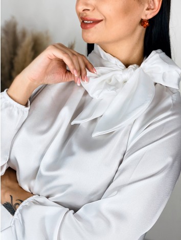 Dámska saténová biela blúzka s mašľou
