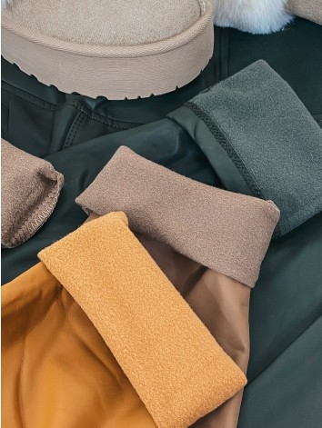 Dámske zateplené elastické koženkové legíny s vysokým pásom - khaki