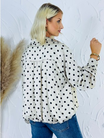 Dámska béžová saténová blúzka s čiernymi bodkami | Elegantná košeľa s golierom