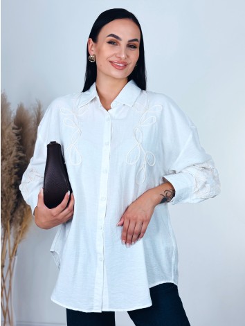 Dámska biela predĺžena oversize košeľa s výšivkou