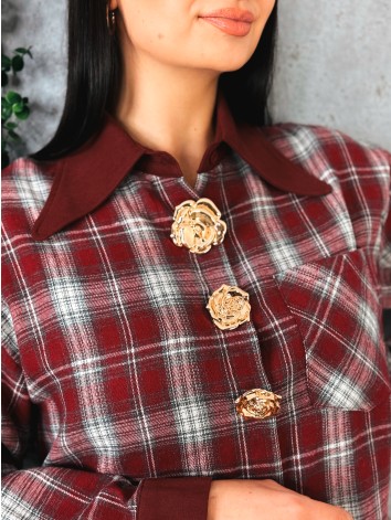 Dámska bordová flanelová košeľa s ozdobnými zlatými gombíkmi
