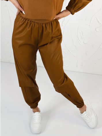 Dámska camel exkluzívna koženková súprava s našitými vreckami