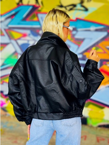 Dámska čierna oversized koženka so štruktúrou