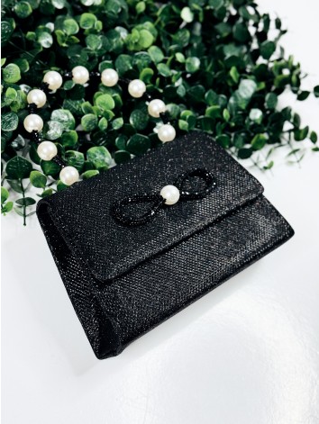 Dámska čierna spoločenská kabelka s perlami a mašľou