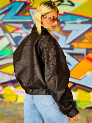 Dámska čokoládová oversized koženka so štruktúrou