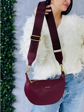 Dámska crossbody kabelka s nastaviteľným popruhom - bordová