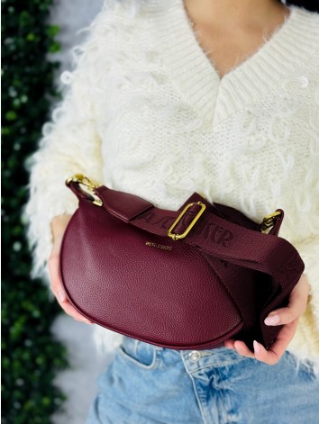 Dámska crossbody kabelka s nastaviteľným popruhom - bordová