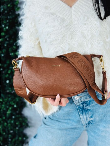 Dámska crossbody kabelka s nastaviteľným popruhom - hnedá