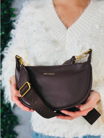 Dámska crossbody kabelka s nastaviteľným popruhom - tmavo hnedá