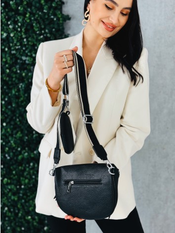 Dámska crossbody ľadvinka - čierna so strieborným zipsom