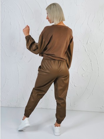 Dámska hnedá exkluzívna koženková súprava s našitými vreckami