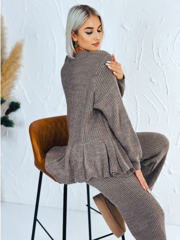 Dámska hnedá pletená súprava nohavice + svetrík s viazaním