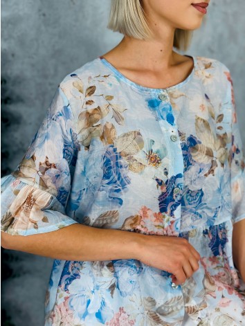 Dámska modrá kvetovaná blúzka s gombíkmi a krátkym rukávom
