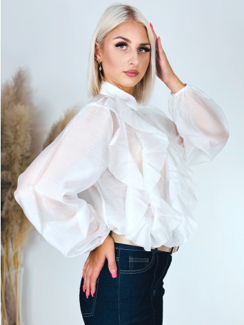 Dámska nariasená biela blúzka s gombíkmi