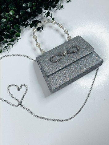 Dámska strieborná spoločenská kabelka s perlami a mašľou