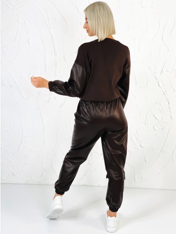 Dámska tmavo hnedá exkluzívna koženková súprava s našitými vreckami