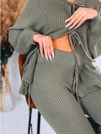 Dámska zelená pletená súprava nohavice + svetrík s viazaním