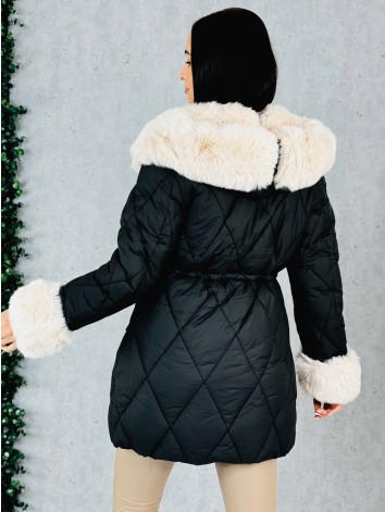 Dámska zimná prešívaná bunda s ozdobnou kožušinou - čierna