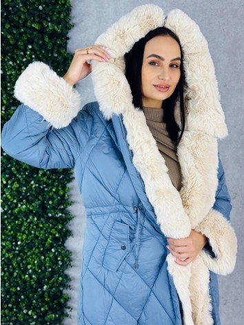 Dámska zimná prešívaná bunda s ozdobnou kožušinou - modrá