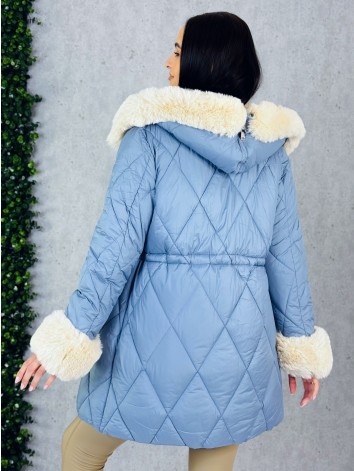 Dámska zimná prešívaná bunda s ozdobnou kožušinou - modrá