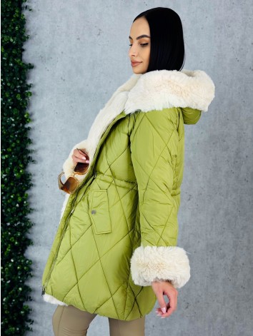 Dámska zimná prešívaná bunda s ozdobnou kožušinou - zelená