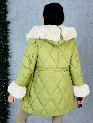 Dámska zimná prešívaná bunda s ozdobnou kožušinou - zelená