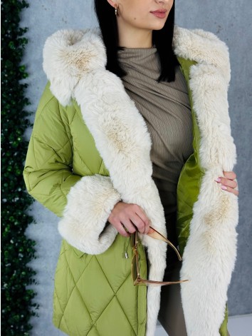 Dámska zimná prešívaná bunda s ozdobnou kožušinou - zelená