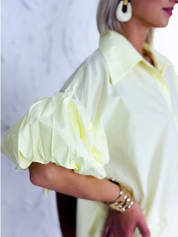 Dámska žltá krátka košeľa s balónovými rukávmi