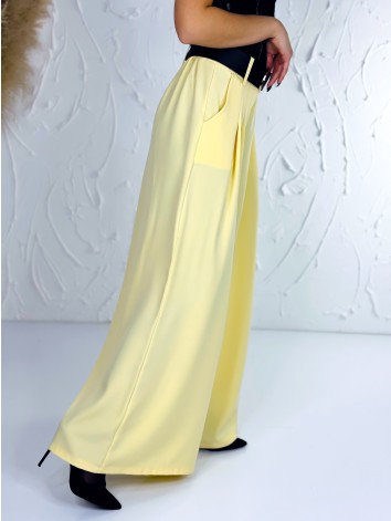 Dámske banánové široké nohavice s opaskom Dubaj