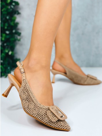 Dámske béžové háčkované sandále na nízkom opätku