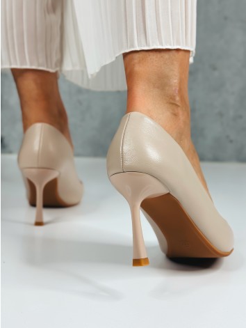 Dámske béžové matné lodičky na nízkom opätku