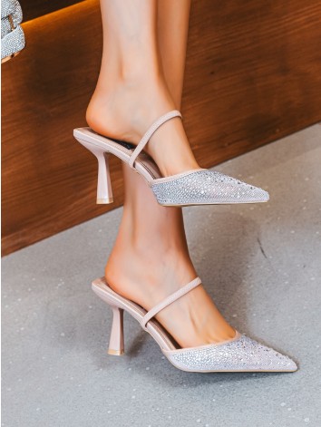 Dámske béžové sandále s kamienkami na nízkom opätku Plora