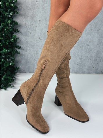Dámske béžové semišové čižmy na opätku pod kolená