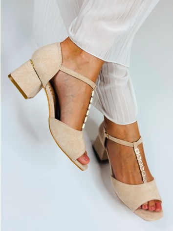 Dámske béžové semišové sandále na nízkom opätku
