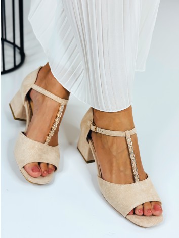 Dámske béžové semišové sandále na nízkom opätku