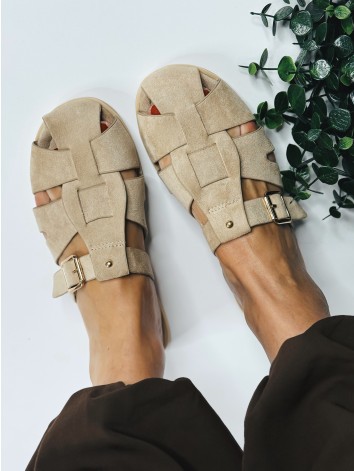 Dámske béžové semišové šľapky s prepletaním