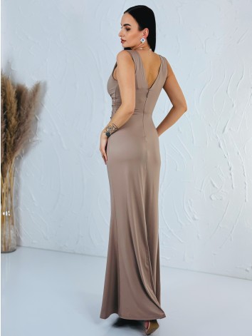 Dámske béžové spoločenské šaty so striebornou aplikáciou a rozparkom