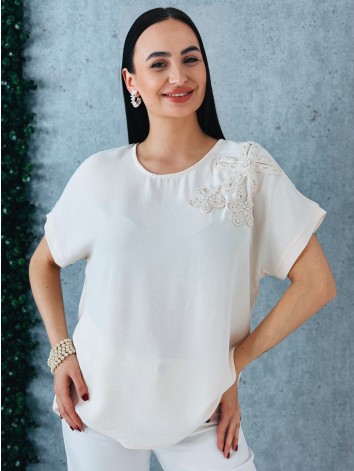 Dámske béžové tričko s kvetovanou aplikáciou a perlami