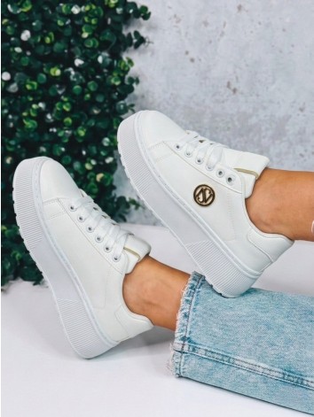 Dámske biele koženkové tenisky na vyvýšenej platforme