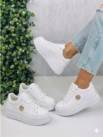 Dámske biele koženkové tenisky na vyvýšenej platforme