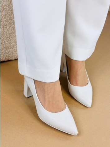 Dámske biele matné lodičky na hrubom opätku