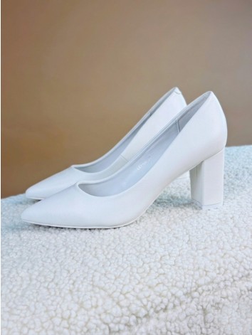 Dámske biele matné lodičky na hrubom opätku