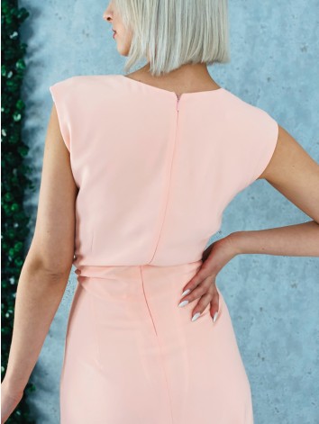 Dámske broskyňové puzdrové šaty