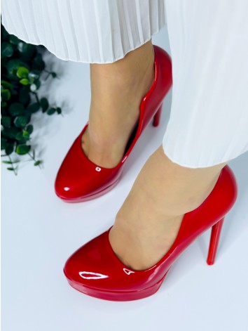 Dámske červené extravagantné lakované lodičky na platforme