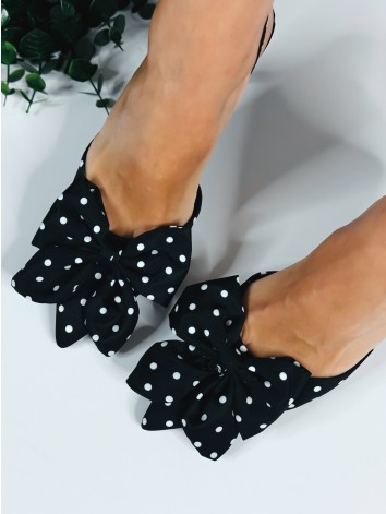 Dámske čierne bodkované sandále s mašľou a na nízkom opätku